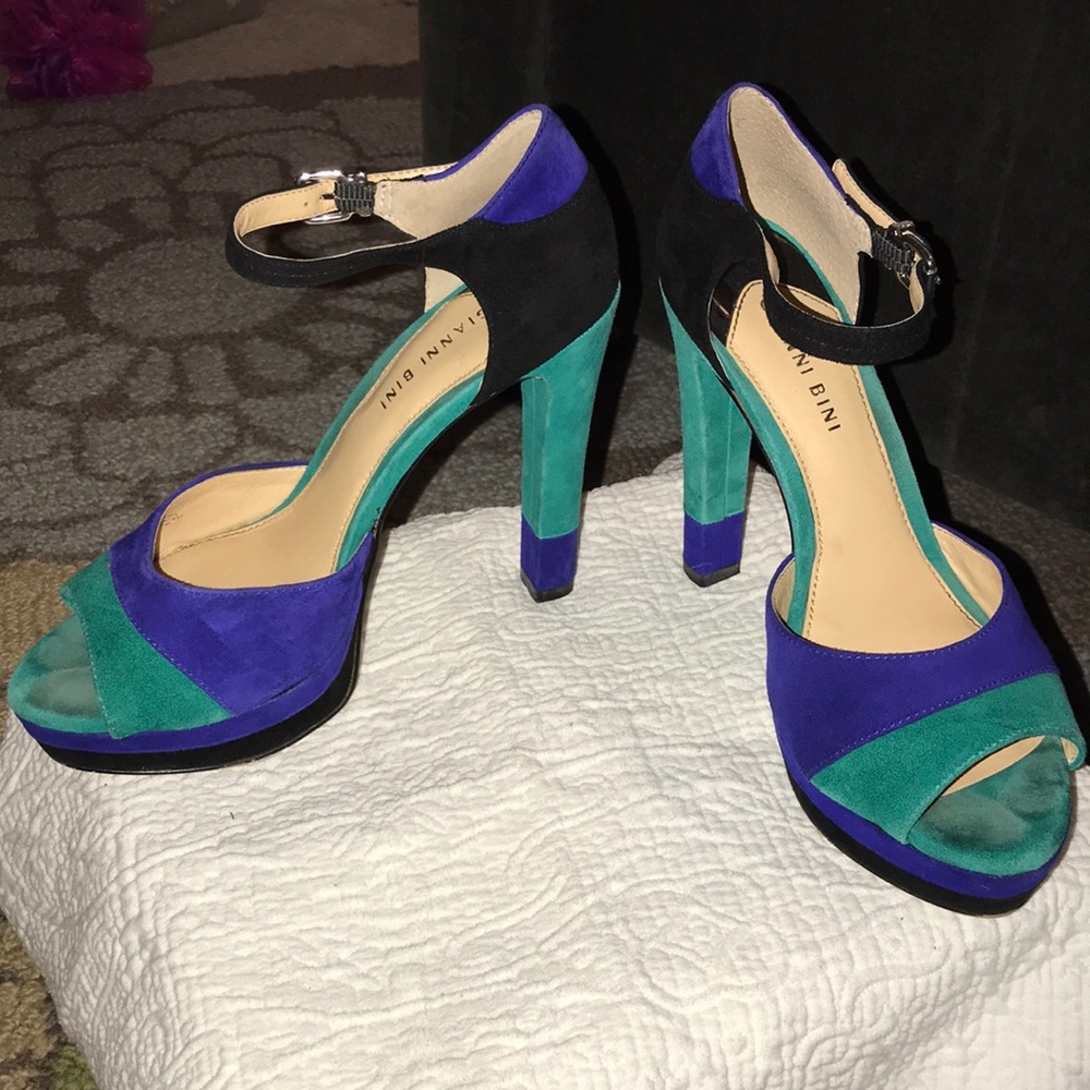 Gianni Bini Color Block Platform Heel - size 9
